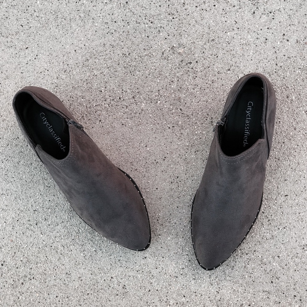 Last 1! City Classified Great Gray studded bootie - Picture 4 of 5